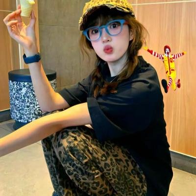 袖珍女仆小梅